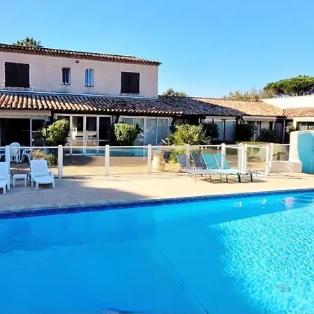 Apartamento Studio With A Terrace Garden And Pool In Gassin